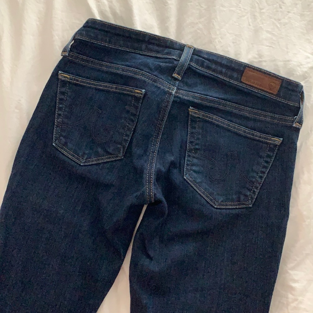 The stilt cigarette leg AG 24R jeans